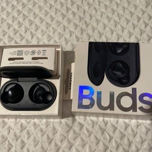 ‼️Samsung Case with Only One Airpod‼️